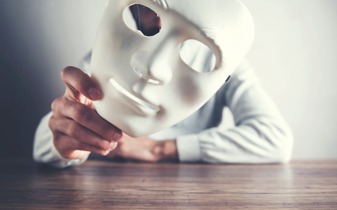 Le masque du fort celui qui aide tout le monde et s&rsquo;effondre seul